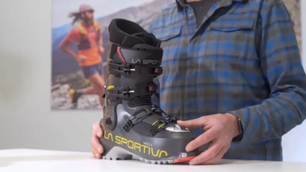 La Sportiva Boots^VEGA Black